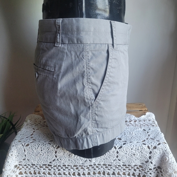 J Crew Chino Broken-In Grey Shorts 2 - Picture 5 of 7